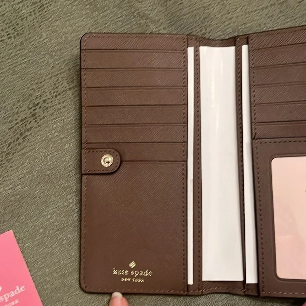 Brand New Kate Spade Genuine Leather Large Slim Bifold Wallet Warm Beige Neutral